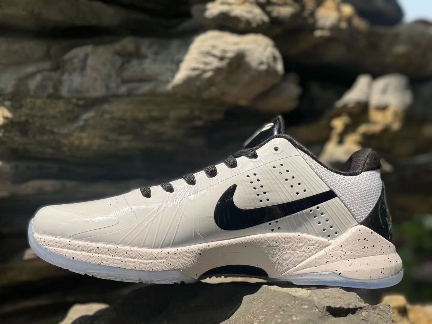 Nike Kobe 5 White and black